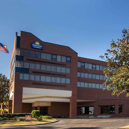 Days Inn & Suites By Wyndham Tallahassee Conf Center I-10 Extérieur photo