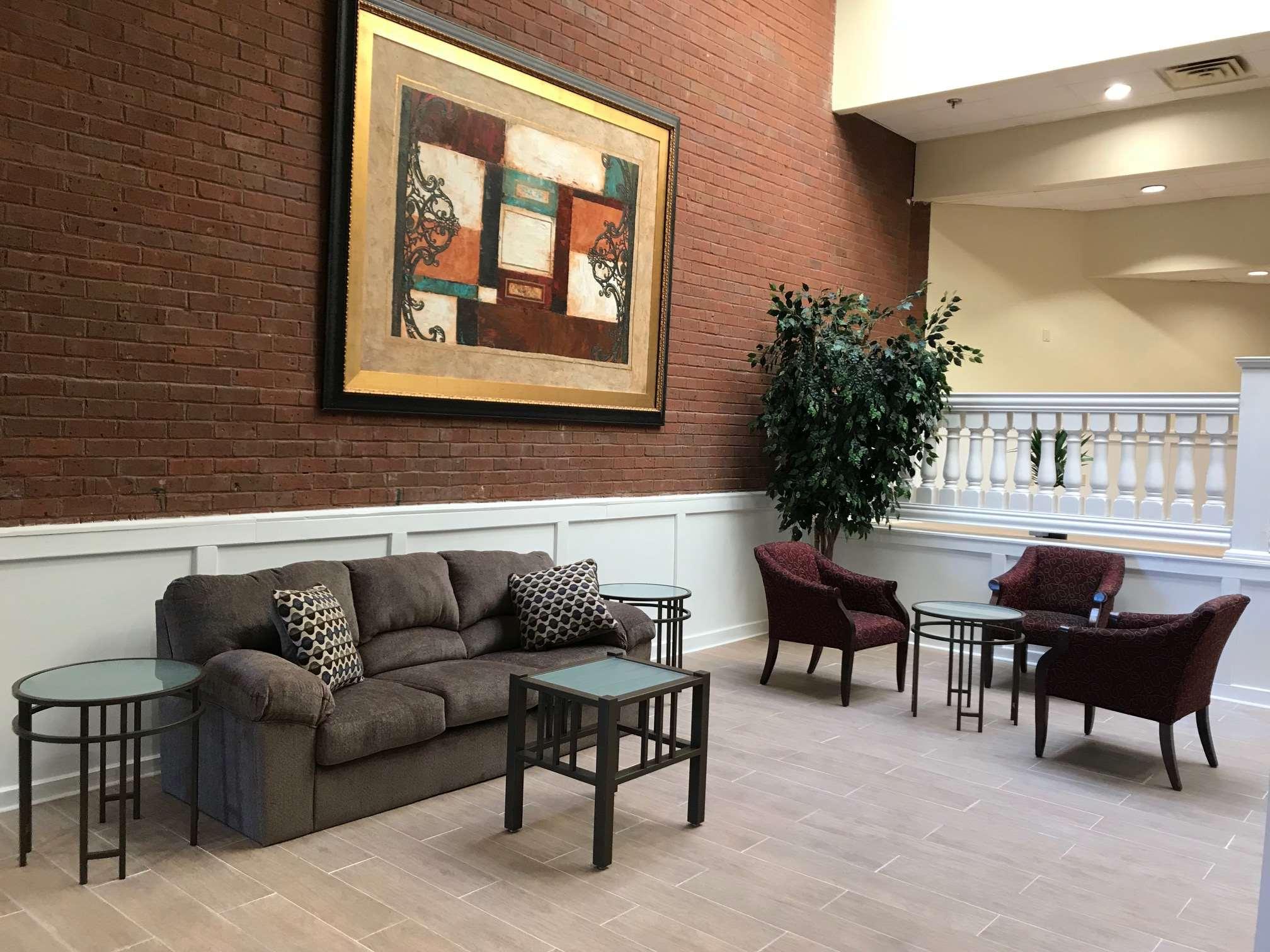 Days Inn & Suites By Wyndham Tallahassee Conf Center I-10 Extérieur photo