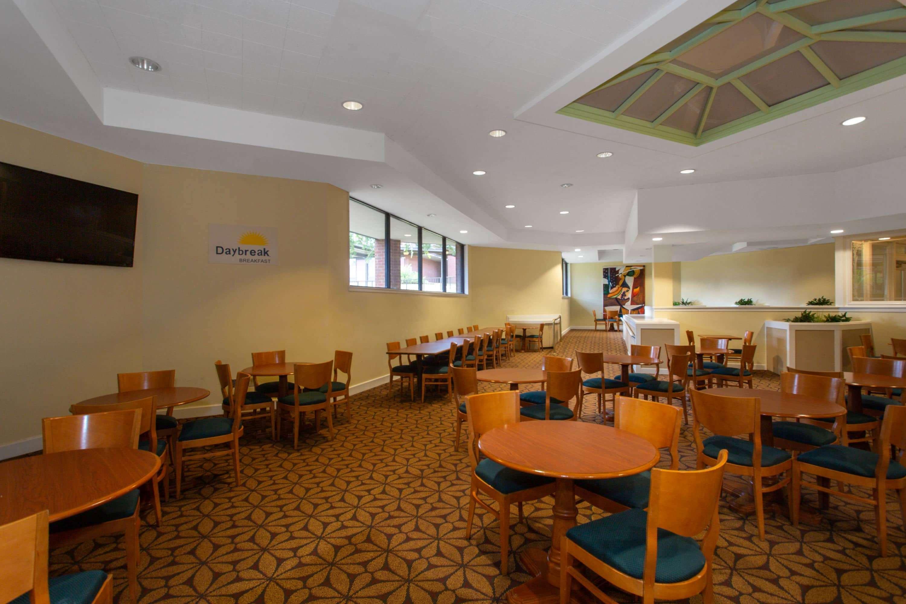 Days Inn & Suites By Wyndham Tallahassee Conf Center I-10 Extérieur photo