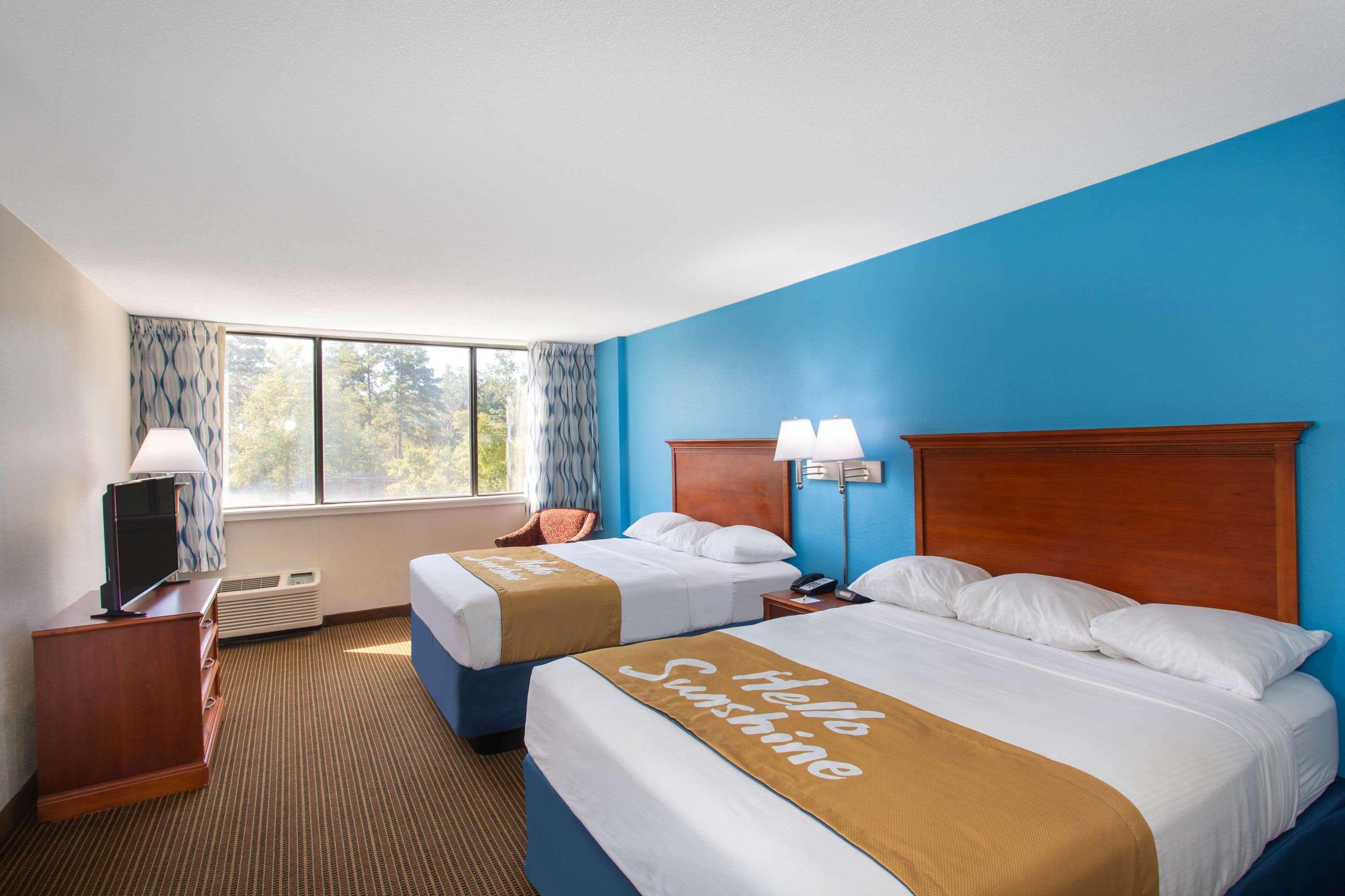 Days Inn & Suites By Wyndham Tallahassee Conf Center I-10 Extérieur photo