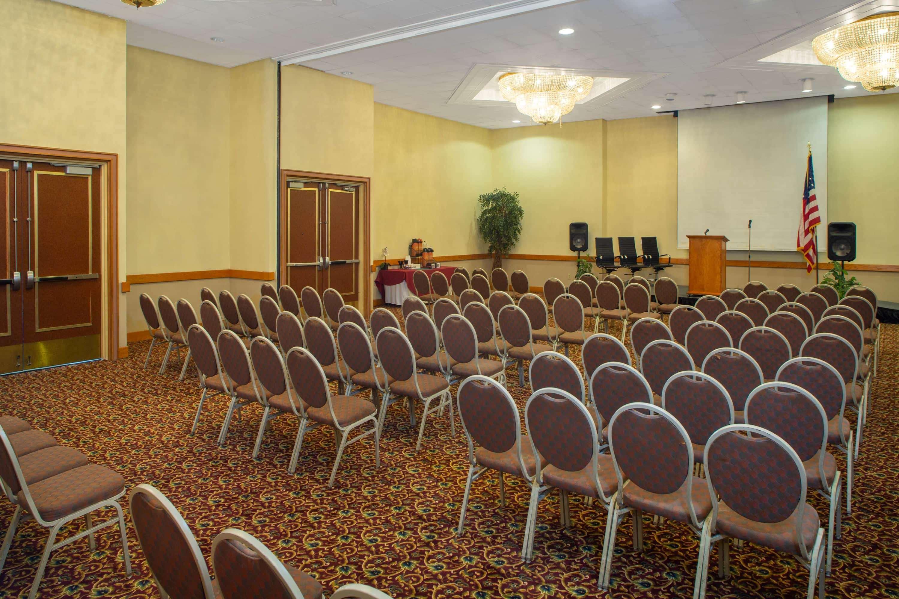 Days Inn & Suites By Wyndham Tallahassee Conf Center I-10 Extérieur photo