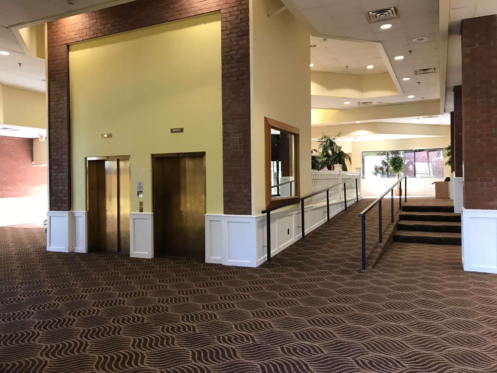 Days Inn & Suites By Wyndham Tallahassee Conf Center I-10 Extérieur photo