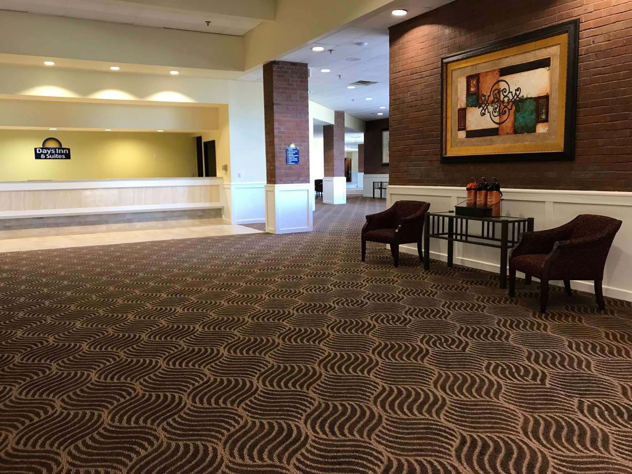 Days Inn & Suites By Wyndham Tallahassee Conf Center I-10 Extérieur photo