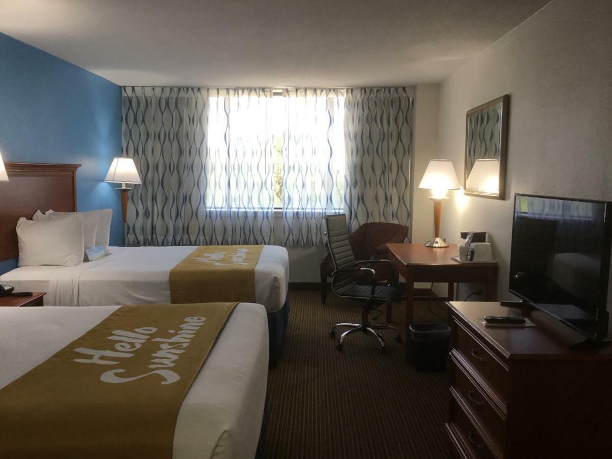 Days Inn & Suites By Wyndham Tallahassee Conf Center I-10 Extérieur photo
