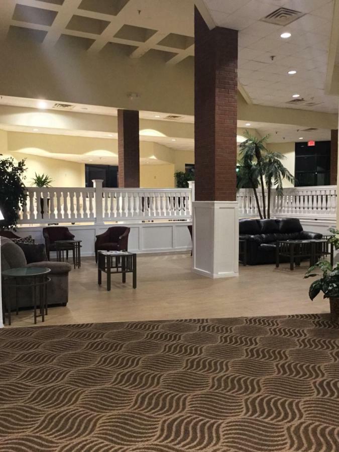 Days Inn & Suites By Wyndham Tallahassee Conf Center I-10 Extérieur photo